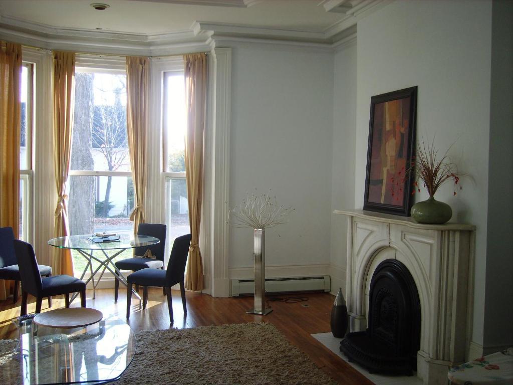 Absolute 1000 Islands Monthly Suites Ґананокве Номер фото