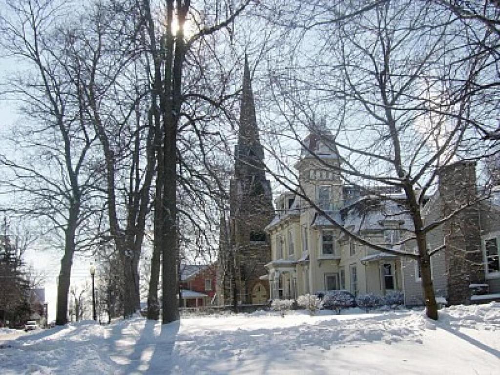 Absolute 1000 Islands Monthly Suites Ґананокве Екстер'єр фото